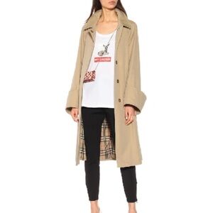 Womens BURBERRY Tank Top
Sleeveless Shirt White "MY CROWN"
Size XS